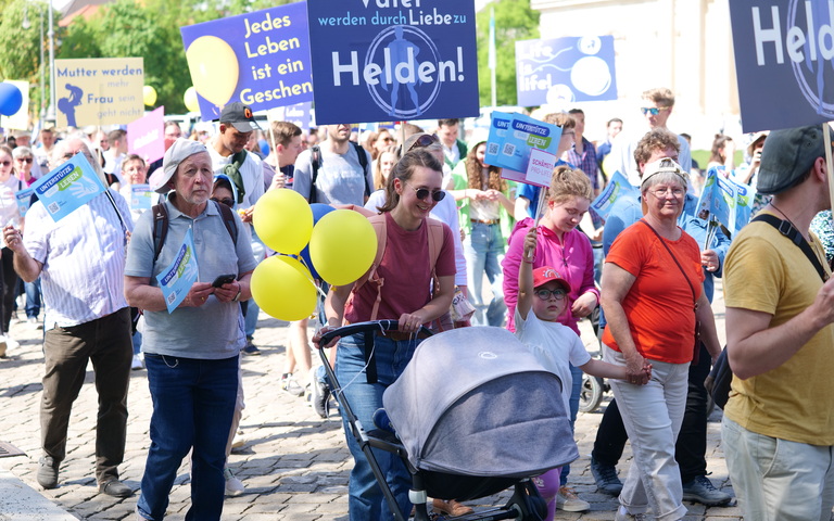 Marsch fürs Leben Mama und Kinderwagen – Moll/Münchner Marsch fürs Leben