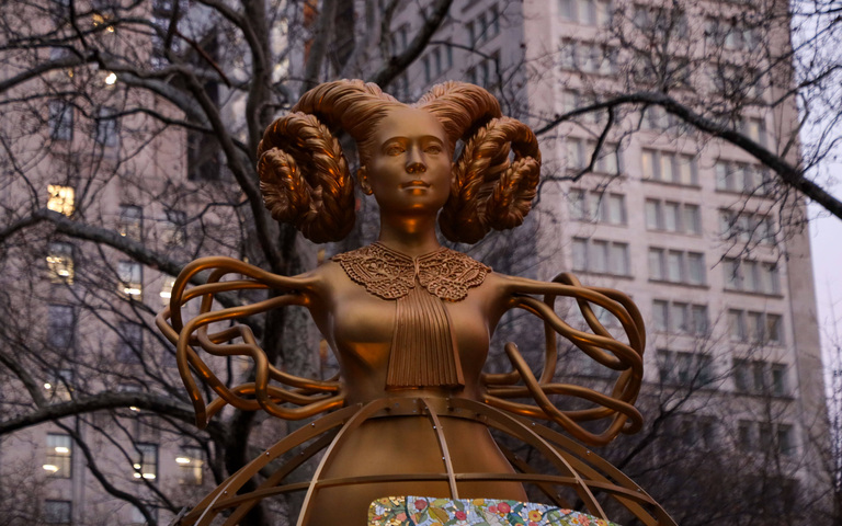 Statue von Shahzia Sikander