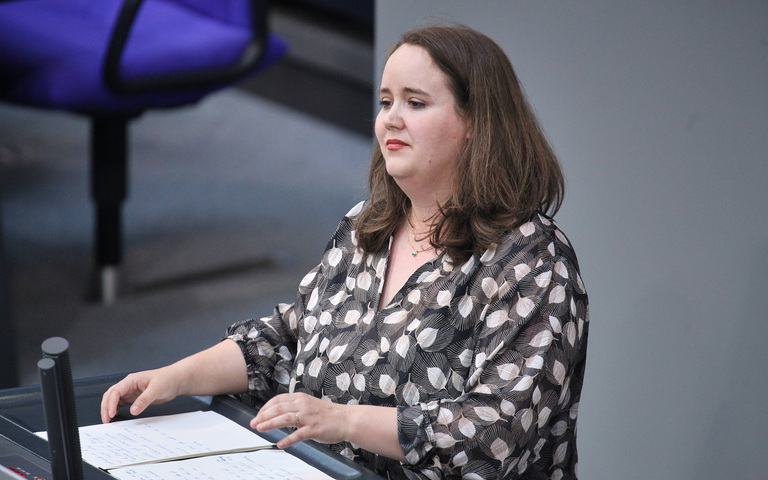 Ricarda Lang hält Rede beim Bundestag
