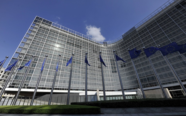 Die Europäische Kommission soll Abtreibungstourismus ermöglichen und finanzieren.