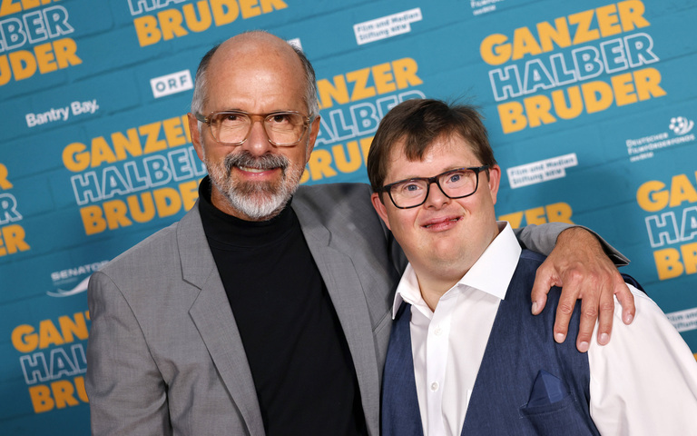 Christoph Maria Herbst und Nico Randel Ganzer halber bruder