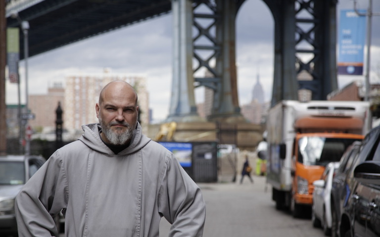 Pater Paulus in der Bronx New York