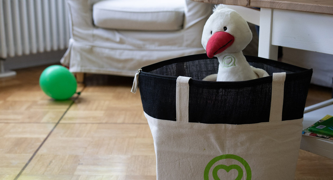 ein Storch in einer 1000plus-Tasche