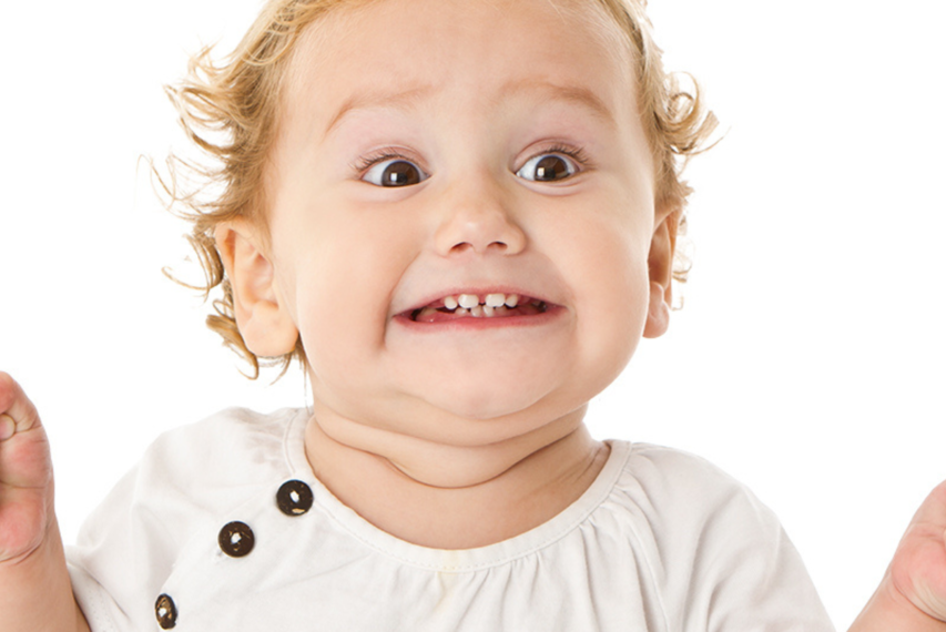 ein junger Lifefluencer freut sich auf alle kommenden Aktionen für das Leben